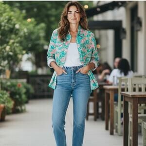 Lilly Pulitzer Resort fit button down 100% Cotton Seahorse Preppy Pink Green